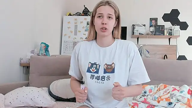 Girl alone home online show from May 2026 02:20:02 AM
