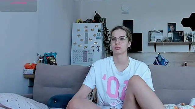 Girl alone home online show from May 2026 03:57:01 AM