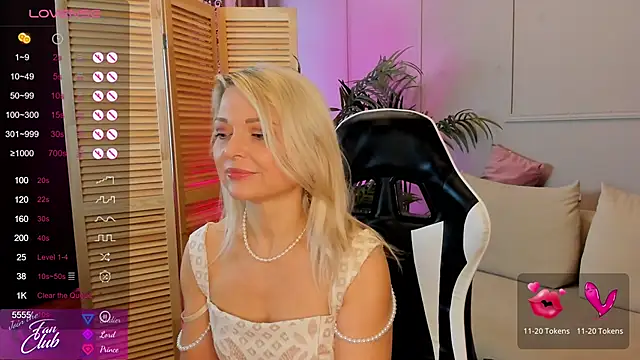 Snapshot of Gloria_Lovely chatting on December 2024 10:55:01 AM Gloria Lovely online show from December 2024 10:55:01 AM