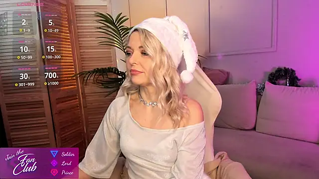 Snapshot of Gloria_Lovely chatting on December 2024 10:55:02 AM Gloria Lovely online show from December 2024 10:55:02 AM