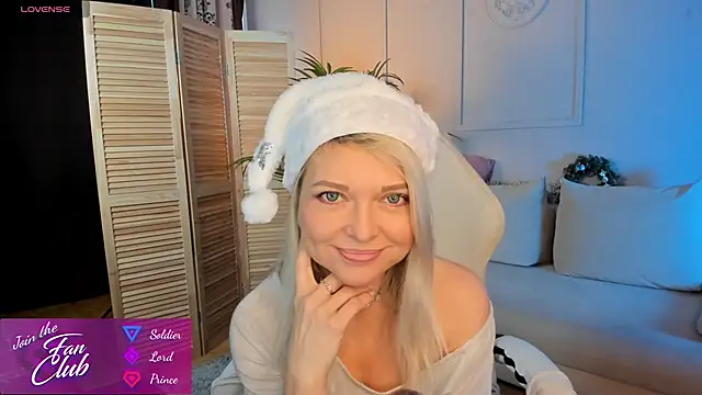 Snapshot of Gloria_Lovely chatting on December 2024 10:53:02 AM Gloria Lovely online show from December 2024 10:53:02 AM