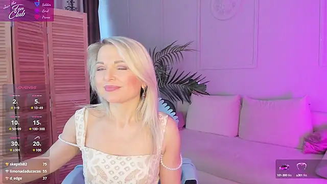 Snapshot of Gloria_Lovely chatting on February 2025 04:59:01 PM Gloria Lovely online show from February 2025 04:59:01 PM