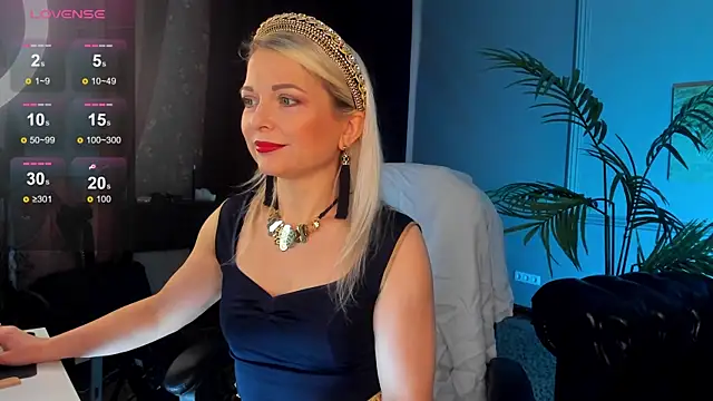 Snapshot of Gloria_Lovely chatting on February 2025 11:31:01 AM Gloria Lovely online show from February 2025 11:31:01 AM