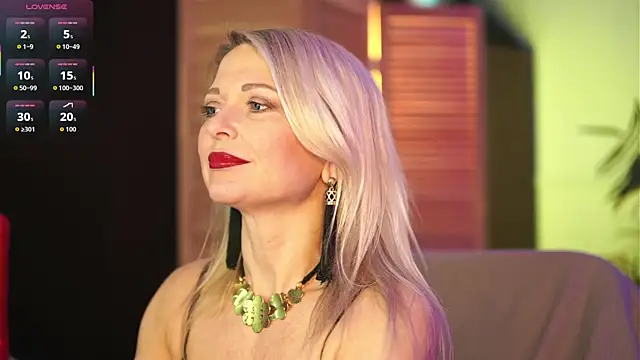 Snapshot of Gloria_Lovely chatting on September 2025 11:23:02 AM Gloria Lovely online show from September 2025 11:23:02 AM