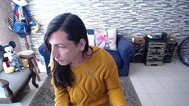 Snapshot of VioletaGomezCo chatting on April 2026 03:00:01 PM VioletaGomezCo online show from April 2026 03:00:01 PM