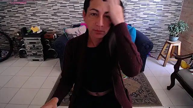 Snapshot of VioletaGomezCo chatting on May 2026 01:17:02 PM VioletaGomezCo online show from May 2026 01:17:02 PM