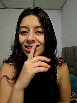 Snapshot of BrittanyDiaz chatting on February 2025 07:13:01 PM BrittanyDiaz online show from February 2025 07:13:01 PM