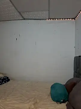 Snapshot of BrittanyDiaz chatting on February 2025 03:51:02 PM BrittanyDiaz online show from February 2025 03:51:02 PM