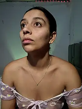 Snapshot of BrittanyDiaz chatting on February 2025 06:20:01 PM BrittanyDiaz online show from February 2025 06:20:01 PM