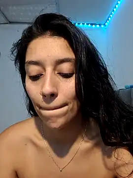 Snapshot of BrittanyDiaz chatting on February 2025 09:44:02 PM BrittanyDiaz online show from February 2025 09:44:02 PM