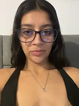 BrittanyDiaz online show from May 2026 07:33:01 PM