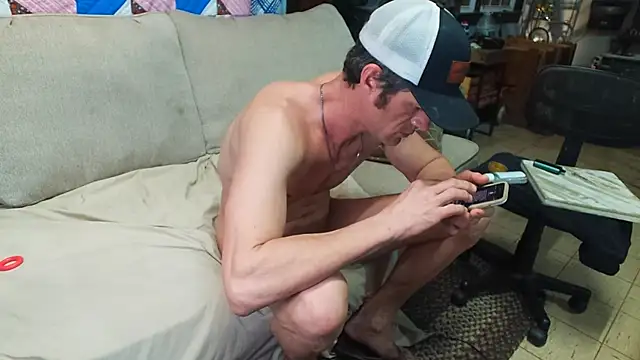 Snapshot of mowingman26 chatting on February 2025 05:47:02 AM mowingman26 online show from February 2025 05:47:02 AM