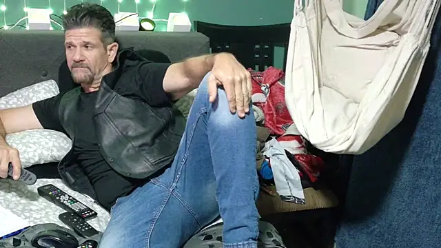 Snapshot of allenspuninfla chatting on February 2025 11:15:01 PM allenspuninfla online show from February 2025 11:15:01 PM