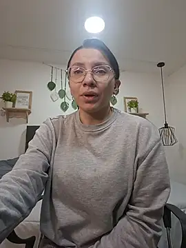 karlamorris  online show from October 2025 01:59:02 PM