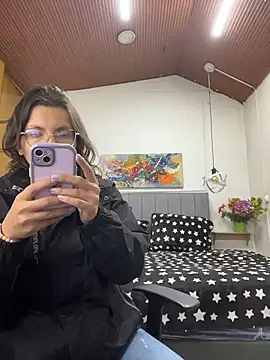 karlamorris  online show from April 2026 01:17:01 PM