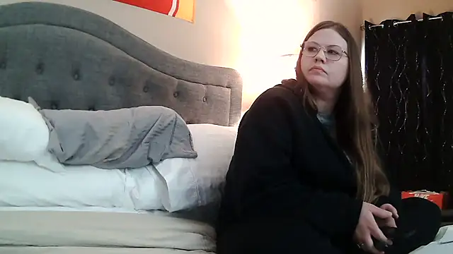 Snapshot of Chrissyx3 chatting on February 2026 10:33:01 PM Chrissyx3 online show from February 2026 10:33:01 PM