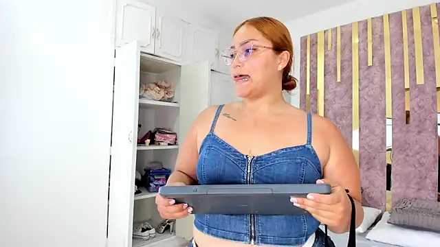 LeahxBarker online show from March 2025 09:15:01 PM