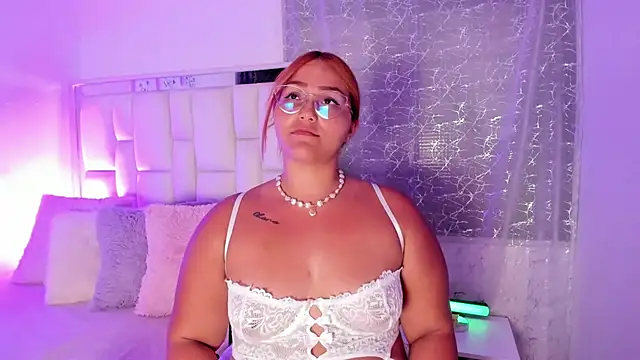 LeahxBarker online show from December 2025 01:21:02 AM