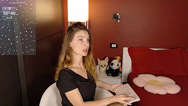 sexy blondegirl online show from February 2026 03:30:02 PM