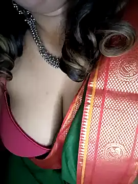 Snapshot of Leo_shreya_888 chatting on January 2025 05:23:02 PM Leo shreya 888 online show from January 2025 05:23:02 PM