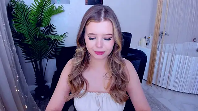 FollowLovee online show from February 2025 06:12:01 PM