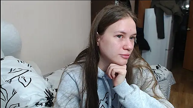 leila bambi  online show from December 2024 09:11:02 PM