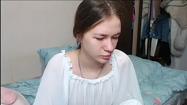 leila bambi  online show from February 2025 02:46:01 PM