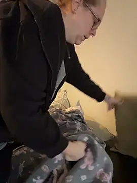 Big Beautiful MILF online show from November 2025 12:16:01 PM