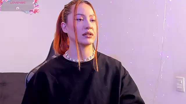 Snapshot of Amypond__ chatting on October 2025 12:35:01 PM Amypond online show from October 2025 12:35:01 PM