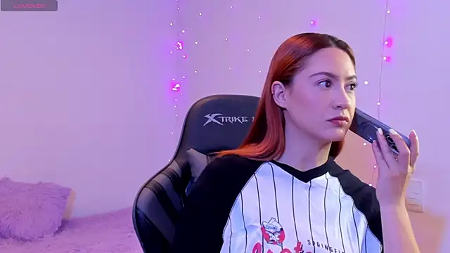 Snapshot of Amypond__ chatting on November 2025 11:54:01 AM Amypond online show from November 2025 11:54:01 AM