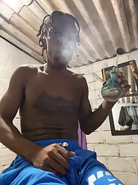 Snapshot of Larry-n-clouds chatting on November 2025 03:05:01 AM Larry-n-clouds online show from November 2025 03:05:01 AM