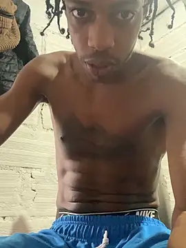 Snapshot of Larry-n-clouds chatting on November 2025 02:08:01 PM Larry-n-clouds online show from November 2025 02:08:01 PM