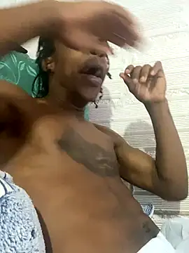 Snapshot of Larry-n-clouds chatting on November 2025 01:04:01 PM Larry-n-clouds online show from November 2025 01:04:01 PM