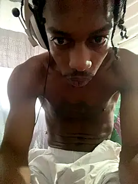 Snapshot of Larry-n-clouds chatting on December 2025 01:05:01 PM Larry-n-clouds online show from December 2025 01:05:01 PM