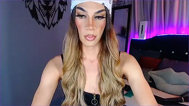 camila hootie online show from December 2024 02:36:01 AM