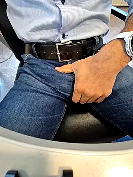 alessandroman2114 online show from October 2025 10:44:02 AM