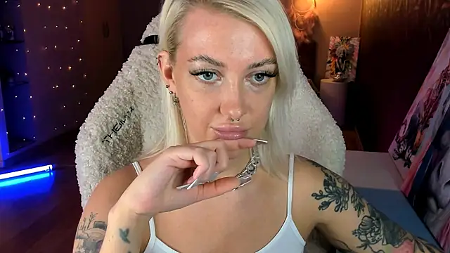 tykioty Miley online show from February 2026 12:06:01 PM