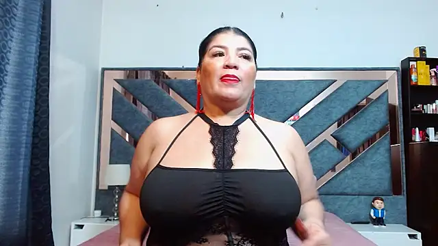 KarlaTesg online show from June 2026 12:22:01 PM