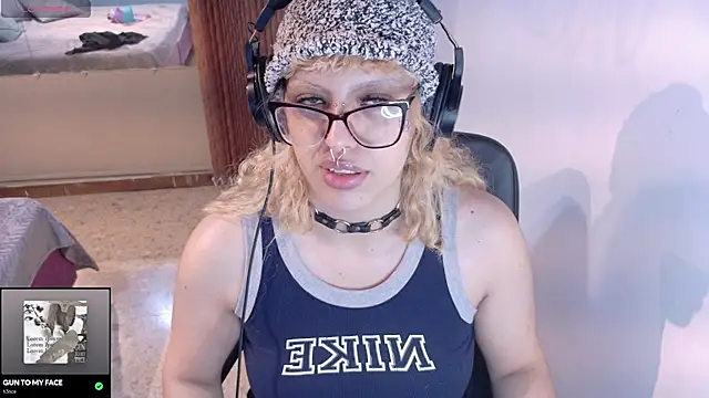 Eli666uwu online show from October 2025 09:45:01 PM