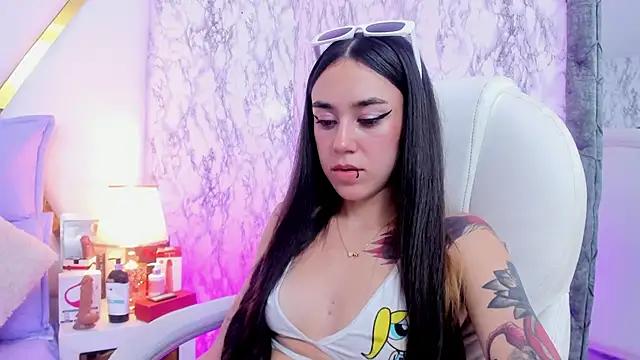 Athziry  online show from January 2025 09:25:01 PM