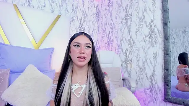 Athziry  online show from February 2025 09:41:02 PM