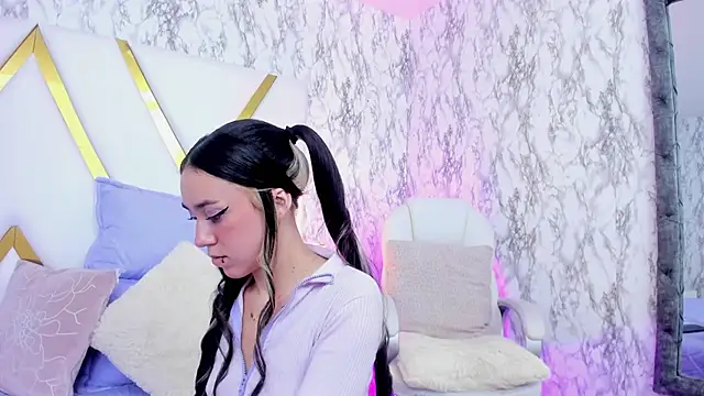 Athziry  online show from February 2025 10:01:01 PM