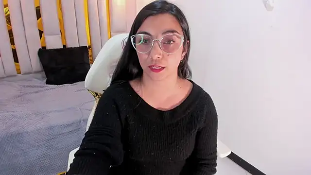 Karla hernandez  online show from January 2025 05:10:02 PM