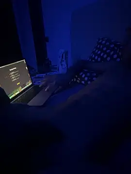 Snapshot of LukonPorn chatting on February 2025 11:31:01 PM LukonPorn online show from February 2025 11:31:01 PM