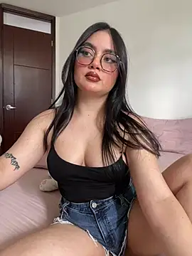 montmariana online show from June 2026 05:06:02 PM