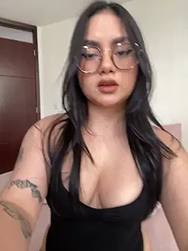montmariana online show from July 2026 04:44:02 PM