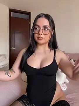 montmariana online show from July 2026 11:06:02 PM
