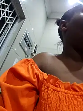 curvycloe1 online show from February 2025 07:38:02 PM