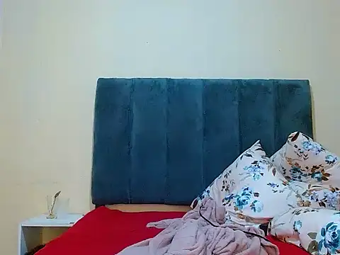 Snapshot of curvycloe1 chatting on November 2025 03:20:01 AM curvycloe1 online show from November 2025 03:20:01 AM