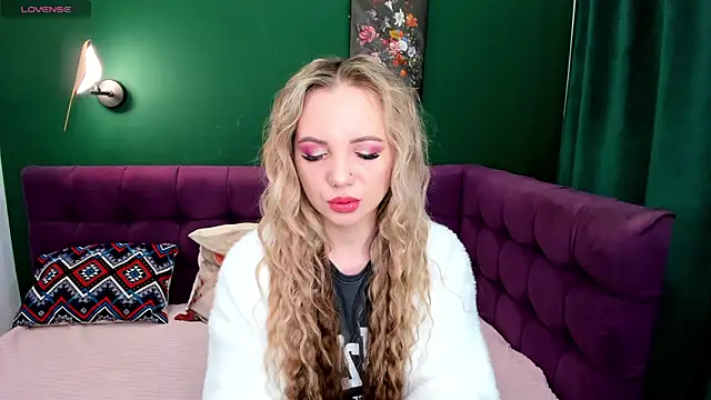 EvaMoran online show from April 2026 01:43:02 AM